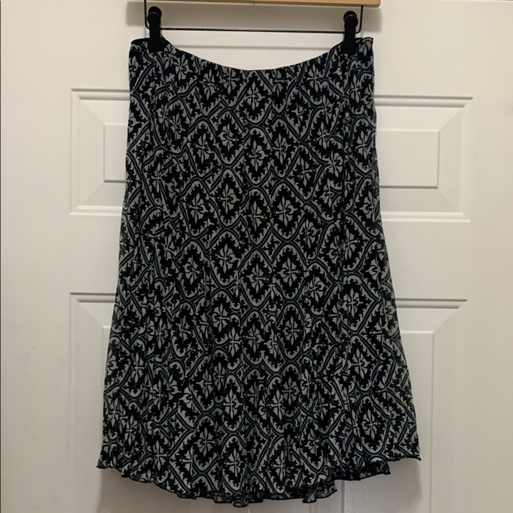 FREE Nicole Miller Black and White Patterned Skirt Size 4